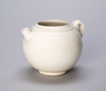 Globular Ewer, Five Dynasties period (907–960) or Northern Song dynasty (960–1127), c. 10th/11th