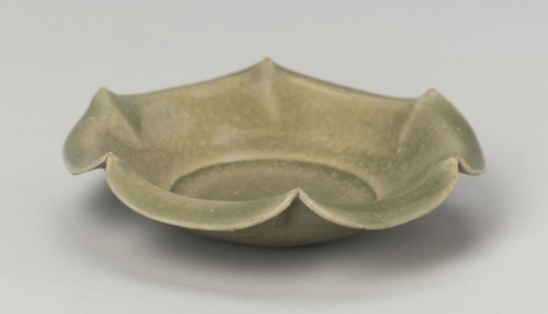 Dish with Inverted Petal-Lobed Rim, Northern Song dynasty (960–1127), China, Yaozhou ware, glazed