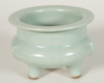 Cylindrical Tripod Censer (Incense Burner) with Cloud-Scroll Feet, Southern Song dynasty
