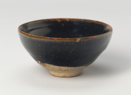 Bowl with Striated Petals, Song (960–1279) or Jin dynasty (1115–1234), c. 12th/13th century, China,
