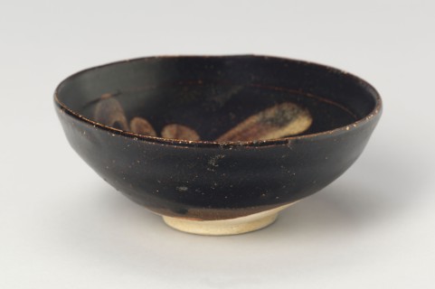 Bowl with Calligraphic Strokes, Southern Song (1127–1279) or Yuan dynasty (1271–1368), c. 12th/14th
