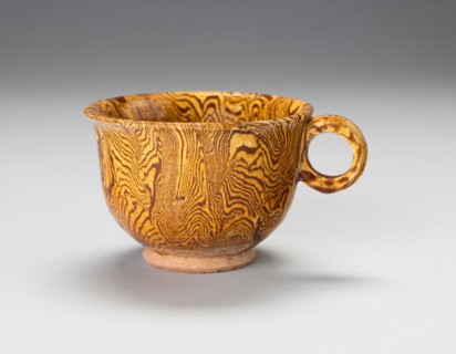 Ring-Handled Cup, Tang dynasty (618–906), China, Marbled earthenware with clear glaze, H. 9.5 cm (3