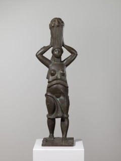 Basket bearer, 1918, bronze, 87.5 x 30.5 x 21.5 cm, monogrammed on the right edge of the base