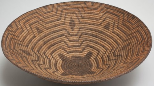 Basket, between 1890 and 1910, willow and devil's claw (martynia), Overall: 6 3/8 inches × 19 1/4