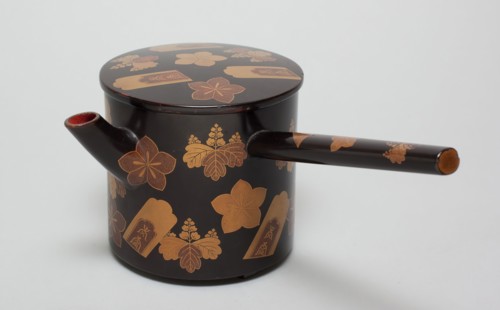 Unknown (Japanese), Ewer, 16th Century, Lacquer on wood with makie (sprinkled gold powder), 5 1/4 x