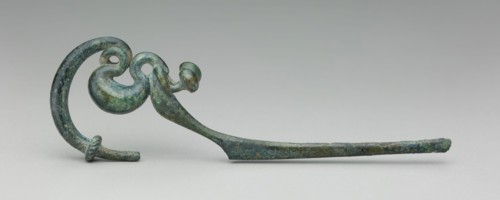 Italic, Pin, between 7th and early 6th century BCE, bronze, Overall: 4 × 7/16 × 1 9/16 inches (10.2
