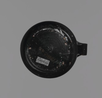 Gnathia-style mug, antique mug from Apulia Southern Italy, 4th–3rd century BC. Red clay with glossy
