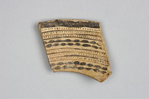 Fragment of a bowl, unknown Northern Mesopotamian workshop, painted pottery with geometric motifs,