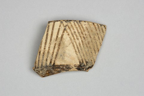 Fragment of a bowl, unknown Northern Mesopotamian workshop, painted pottery, geometric motifs,