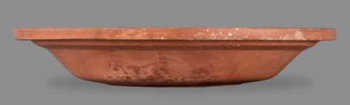 Bowl with palm leaf decoration. Fine-grained clay, pink-brown 2.5YR 5/6; glaze covers the entire