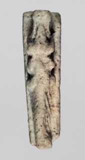 Amulet — crocodile; reclining crocodile with tail bent at the end, head slightly raised; hanging