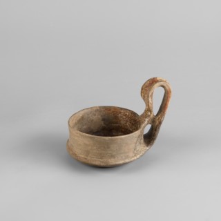 Miniature kyatos, A miniature kyatos with a flat bottom and a bowl whose walls widen diagonally
