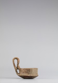 Miniature kyatos, A miniature kyatos with a flat bottom and a bowl whose walls widen diagonally