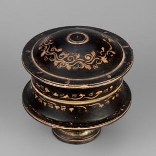Black-finned pyxis decorated with vine, Greek ceramics, plant motifs, 275–250 BC, Athens, Attica;