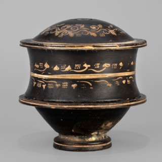 Black-finned pyxis decorated with vine, Greek ceramics, plant motifs, 275–250 BC, Athens, Attica;