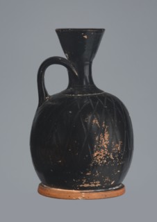 Ariballus lekythos, 4th century BC, Nola, Campania; lekythos vessel, height 12.0 cm, width 7.0 cm.,