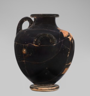 Red-figure hydria depicting the goddess Iris holding a kerykeion, Goluchów Painter Goluchowski
