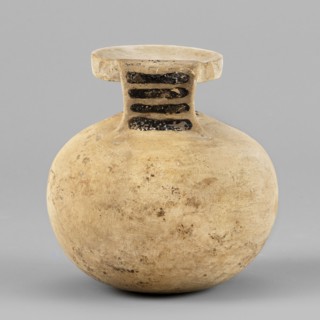 Aryballos with a depiction of a panther, Seated Panther Painter c. 620–590 BC. Spherical aryballos