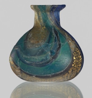 Unguentarium with carnation and a gold ribbon; bulging belly. 1st half of the 1st century BC. Type: