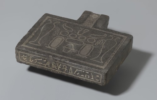 Nesichnum's sacrificial table; sacrificial formulas, vases, breads, cartouches, Nesichnum ca.