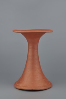 Bowl base. Base for a vessel with an almost equal diameter of both rims; both rims are irregular,