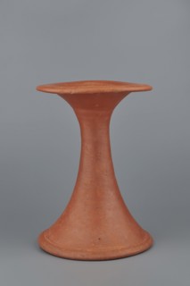 Bowl base. Base for a vessel with an almost equal diameter of both rims. Both rims are irregular,