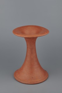 Bowl base. Base for a vessel with an almost equal diameter of both rims; both rims are irregular