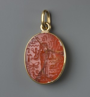 Medallion with a forged gem, France? Italy?, forgery of an oval gem set in a gold frame with an