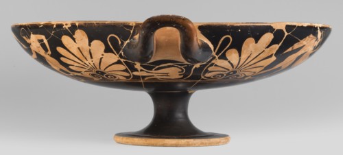 Kylix depicting youths at play, Thalia Painter fl. 520–510 BC. A: three naked youths; B: two youths
