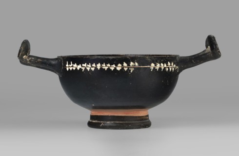 Kylix gnathia, scene: gal/class, southern Italian pottery, plant motifs, end of 4th–beginning of