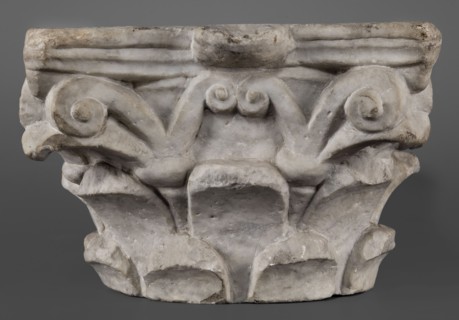 Corinthian capital, Corinthian capital composed of a calathos and thick stems that bifurcate and
