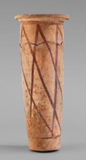 Cylindrical vessel with crosshatched decoration, painted and engraved ceramic, geometric motifs.