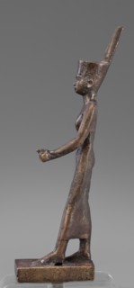 Figurine of the goddess Neith, revindication Bytom, Neith mythology, uraeuses, crown iconography,