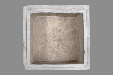 Urn with a depiction of swans, unknown Roman workshop. Sepulchral funerary urn, main plate: