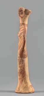 Female idol, unknown Mycenaean workshop. Votive female figurine in the shape of the letter phi—legs