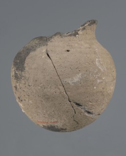 Vessel with a rounded bottom, unknown northern Mesopotamian workshop; vice-free, thick-walled