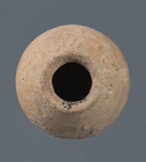 A globular vessel, likely from a Northern Mesopotamian workshop, Early Jazira III / Early Dynastic