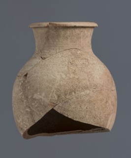 Fragment of a bottle upper 3/4, unknown Northern Mesopotamian workshop, Early Jazira III period ca.