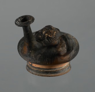 Black-finned guttus, repossession Silesia, guttus, Greek pottery, black-finned pottery. Guttus with