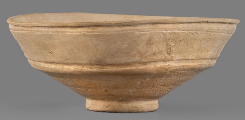 Bowl, unknown Middle Assyrian workshop; Middle Assyrian pottery, bowls on a ring-shaped foot; bowl