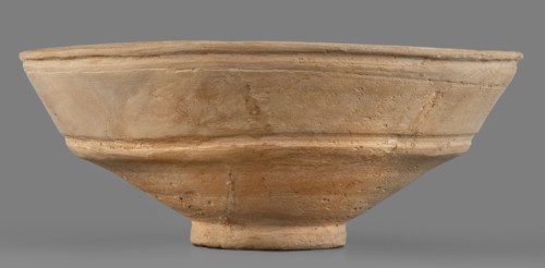 Bowl, unknown Middle Assyrian workshop; Middle Assyrian pottery; bowls on a ring-shaped foot; Near