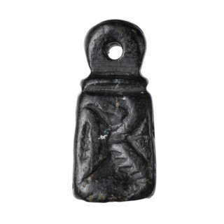 Stamp seal with figural representations. Stamp seal in the form of a truncated pyramid on a square