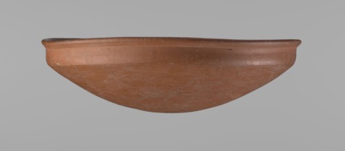 Medum-type bowl. Medum-type bowl with characteristic carination under the rim. Rounded bottom.