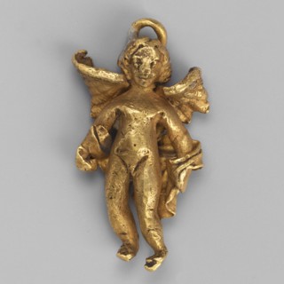Eros-shaped pendant, pendant in the shape of a standing Cupid with simplified hands; facial
