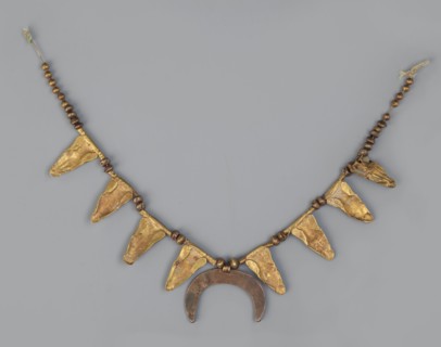 Necklace with eight amphorae and a crescent, Necklace of gold with crescents ornament, goldsmithing