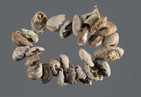 Shell necklace or bracelet, unknown northern Mesopotamian workshop, jewellery, Early Jazira III