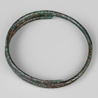 Bracelet. Made of flattened wire with thinning, overlapping ends. 9th–8th century BC; Villanovian