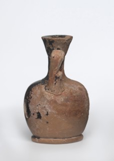 Lekythos with a sphinx, unknown Attic workshop. A small Attic red-figure lekythos with a visc. The