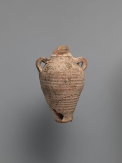 Water vessel qulla, bottle gulla. Ovoid, elongated body, wider in upper part, above half the