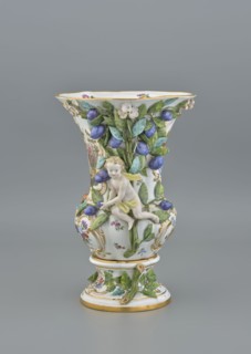Vase, 19th/20th century, Meissen, vase, diameter 36 cm, diameter 24 cm base, The image shows a